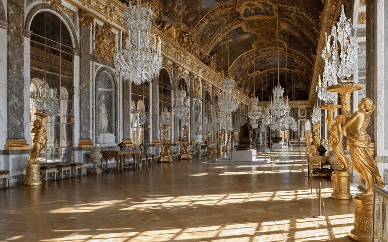 Phòng Gương (Hall of Mirrors)