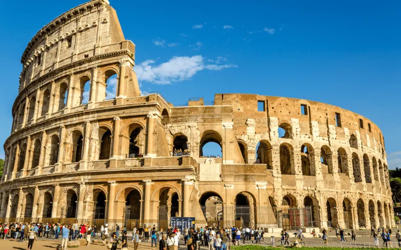 Đấu trường La Mã Colosseum (Ý) – công trình thể hiện rõ kỹ thuật xây dựng và khả năng tổ chức không gian vượt bậc của người La Mã cổ.