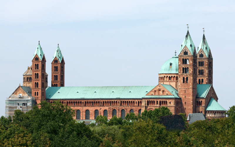 Nhà thờ Speyer (Đức) – công trình Romanesque nổi bật tại Trung Âu.
